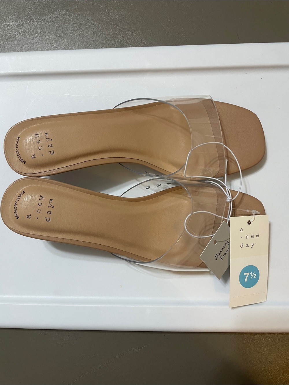 Lois Clear Kitten Heel Sandal, a new day NWT Sz. 7.5 - Picture 5 of 11